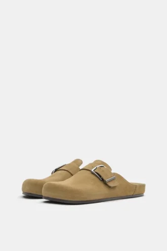 Leder-Clogs mit Schnalle