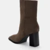 Leder-Stiefel mit hohem Absatz