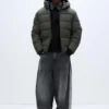 Leichte Daunenjacke mit Kapuze Leichte Daunenjacke mit Kapuze