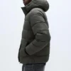 Leichte Daunenjacke mit Kapuze Leichte Daunenjacke mit Kapuze