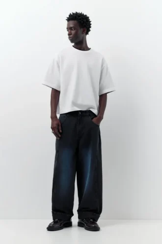 Lässige Baggy-Jeans mit Sprüheffekt