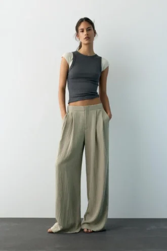 Maßgeschneiderte Hose mit Abnähern