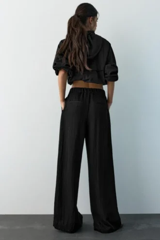 Maßgeschneiderte Hose mit Abnähern