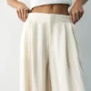 Maßgeschneiderte Hose mit Abnähern
