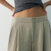 Maßgeschneiderte Hose mit Abnähern