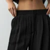 Maßgeschneiderte Hose mit Abnähern Maßgeschneiderte Hose mit Abnähern