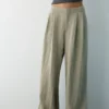 Maßgeschneiderte Hose mit Abnähern