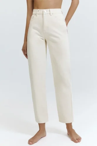 Mom-Jeans mit hoher Taille
