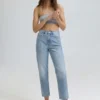 Mom-Jeans mit hoher Taille