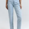 Mom-Jeans mit hoher Taille