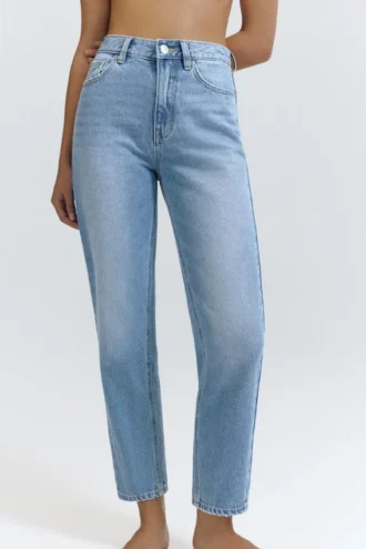 Mom-Jeans mit hoher Taille