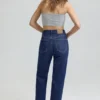 Mom-Jeans mit hoher Taille