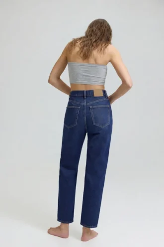 Mom-Jeans mit hoher Taille