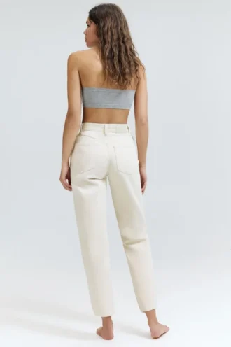 Mom-Jeans mit hoher Taille