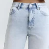Mom-Jeans mit hoher Taille