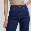 Mom-Jeans mit hoher Taille