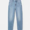 Mom-Jeans mit hoher Taille