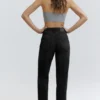 Mom-Jeans mit hoher Taille