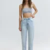 Mom-Jeans mit hoher Taille