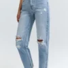 Mom-Jeans mit Rissen