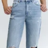 Mom-Jeans mit Rissen