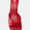 Mules mit hohem Absatz Mules mit hohem Absatz