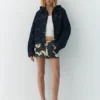 Overshirt aus Denim in Boxy-Passform Overshirt aus Denim in Boxy-Passform
