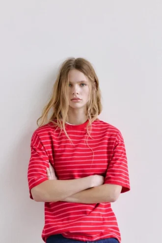 Oversize-T-Shirt mit kurzen Ärmeln Oversize-T-Shirt mit kurzen Ärmeln