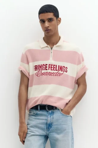 Poloshirts mit besticktem Text-Einsatz Poloshirts mit besticktem Text-Einsatz