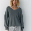Pullover mit V-Ausschnitt Pullover mit V-Ausschnitt