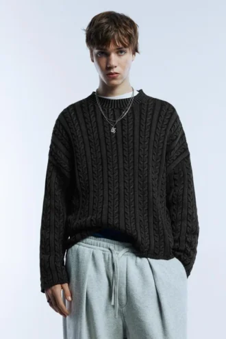 Pullover mit Zopfmuster und Acid-Wash-Effekt Pullover mit Zopfmuster und Acid-Wash-Effekt