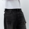 Relaxed-Fit-Jeans mit Rissen Relaxed-Fit-Jeans mit Rissen