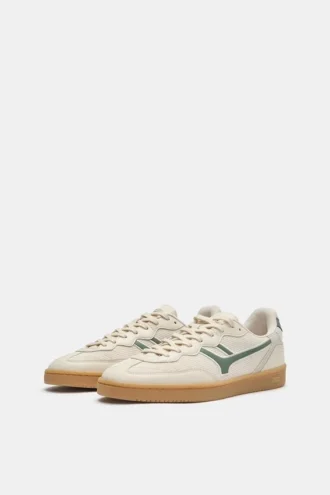 retro sneaker aus stoff 2 330x495 - Retro-Sneaker aus Stoff