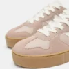 Retro-Sneaker mit klobiger Sohle
