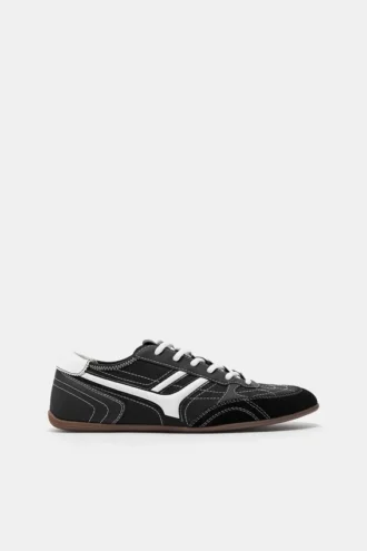 Retro-Sneaker mit Ziernähten