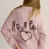 Rosa Pullover mit gesticktem Herz Rosa Pullover mit gesticktem Herz