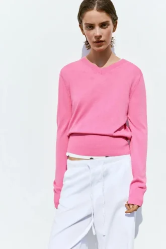 Rosa Pullover mit V-Ausschnitt Rosa Pullover mit V-Ausschnitt