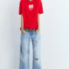 Rotes T-Shirt mit Grafik und Slogan Rotes T-Shirt mit Grafik und Slogan