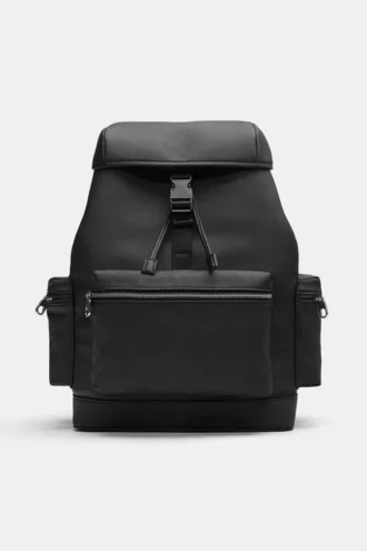 Rucksack mit Schnallenverzierung Rucksack mit Schnallenverzierung
