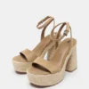 Sandalen mit Absatz aus Jute Sandalen mit Absatz aus Jute