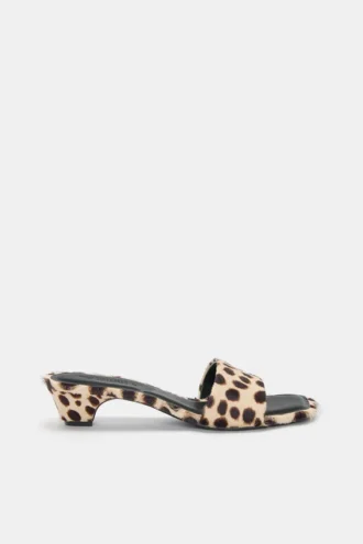 Sandalen mit Absatz aus Leder mit Leopardenmuster