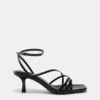 Sandalen mit Absatz und Riemen Sandalen mit Absatz und Riemen