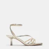 Sandalen mit Absatz und Riemen Sandalen mit Absatz und Riemen