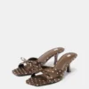 Sandalen mit hohen Absätzen und Polka-Dots Sandalen mit hohen Absätzen und Polka-Dots