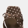 Sandalen mit hohen Absätzen und Polka-Dots Sandalen mit hohen Absätzen und Polka-Dots