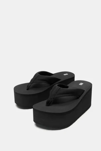 Sandalen mit Keilabsatz Sandalen mit Keilabsatz