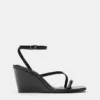 Sandalen mit Keilabsatz und Riemchen