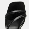 Sandalen mit Keilabsatz und Riemchen