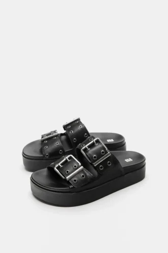 Sandalen mit klobiger Schnalle