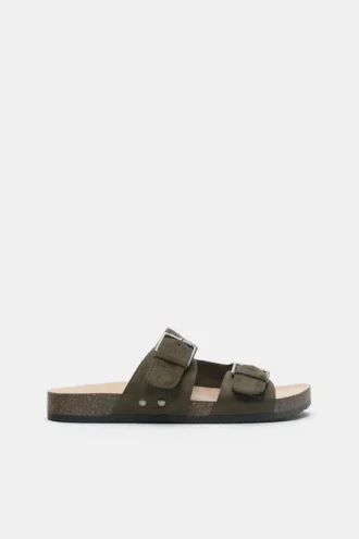 Sandalen mit Schnallen